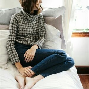 Madewell Houndstooth cowl neck sweater XXS